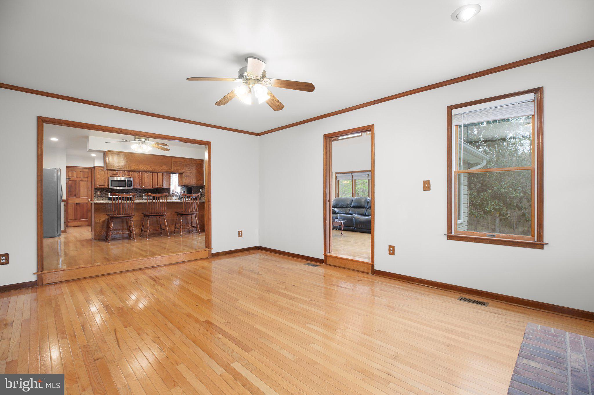 13301 Golden Oaks Dr