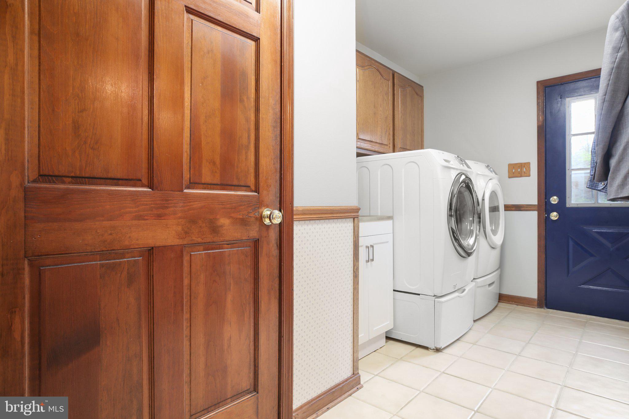 13301 Golden Oaks Dr