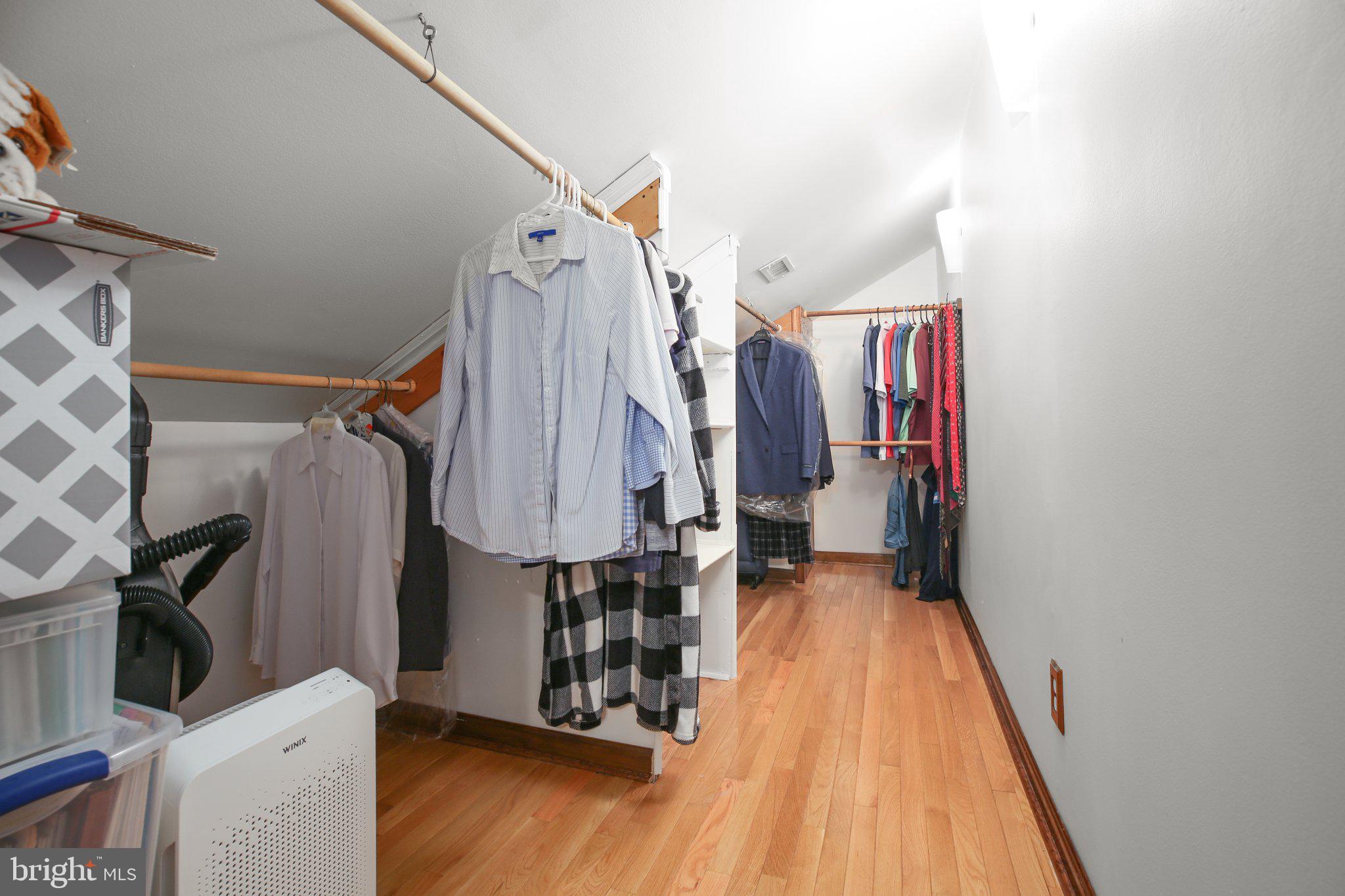 13301 Golden Oaks Dr