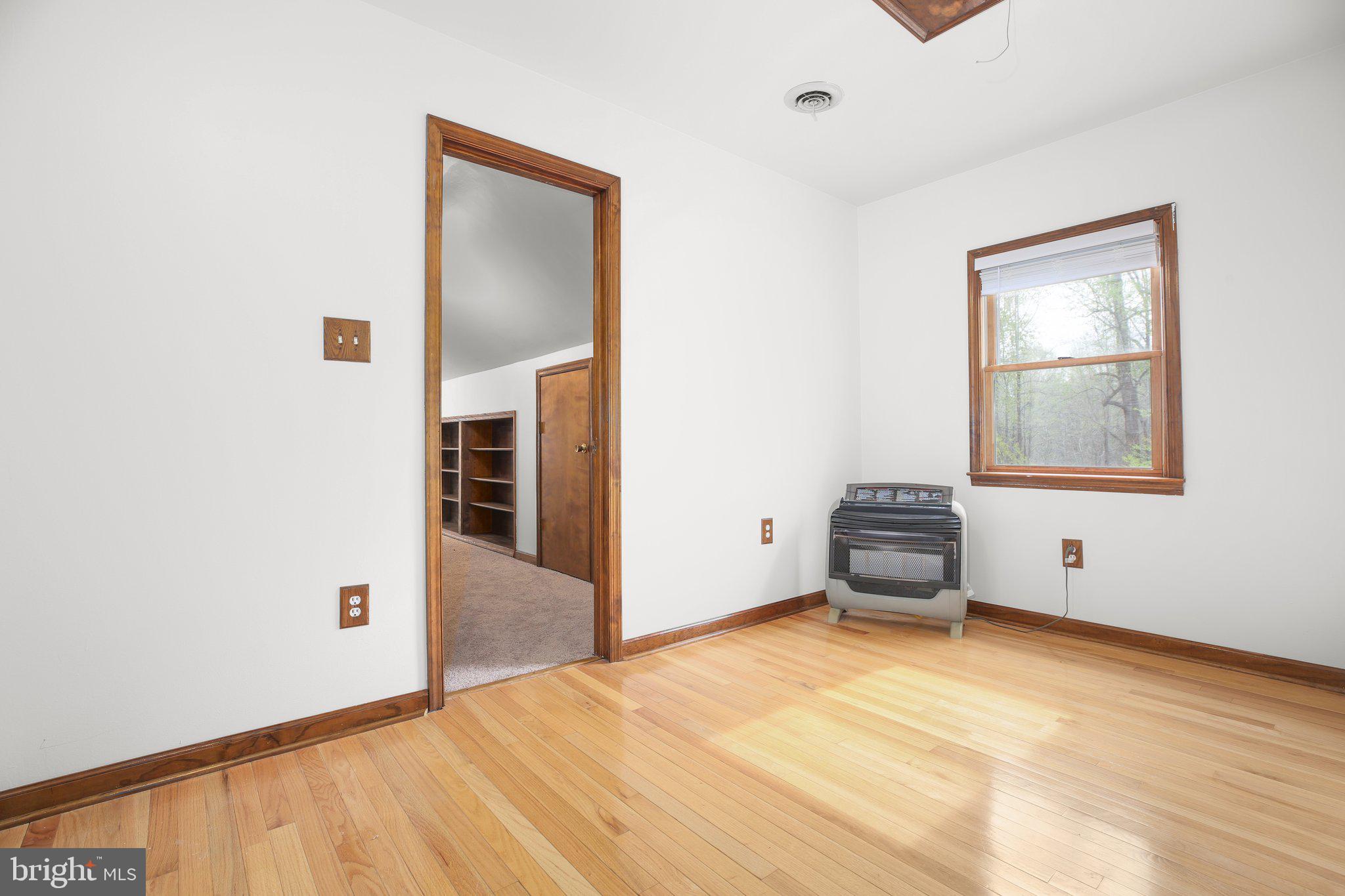 13301 Golden Oaks Dr