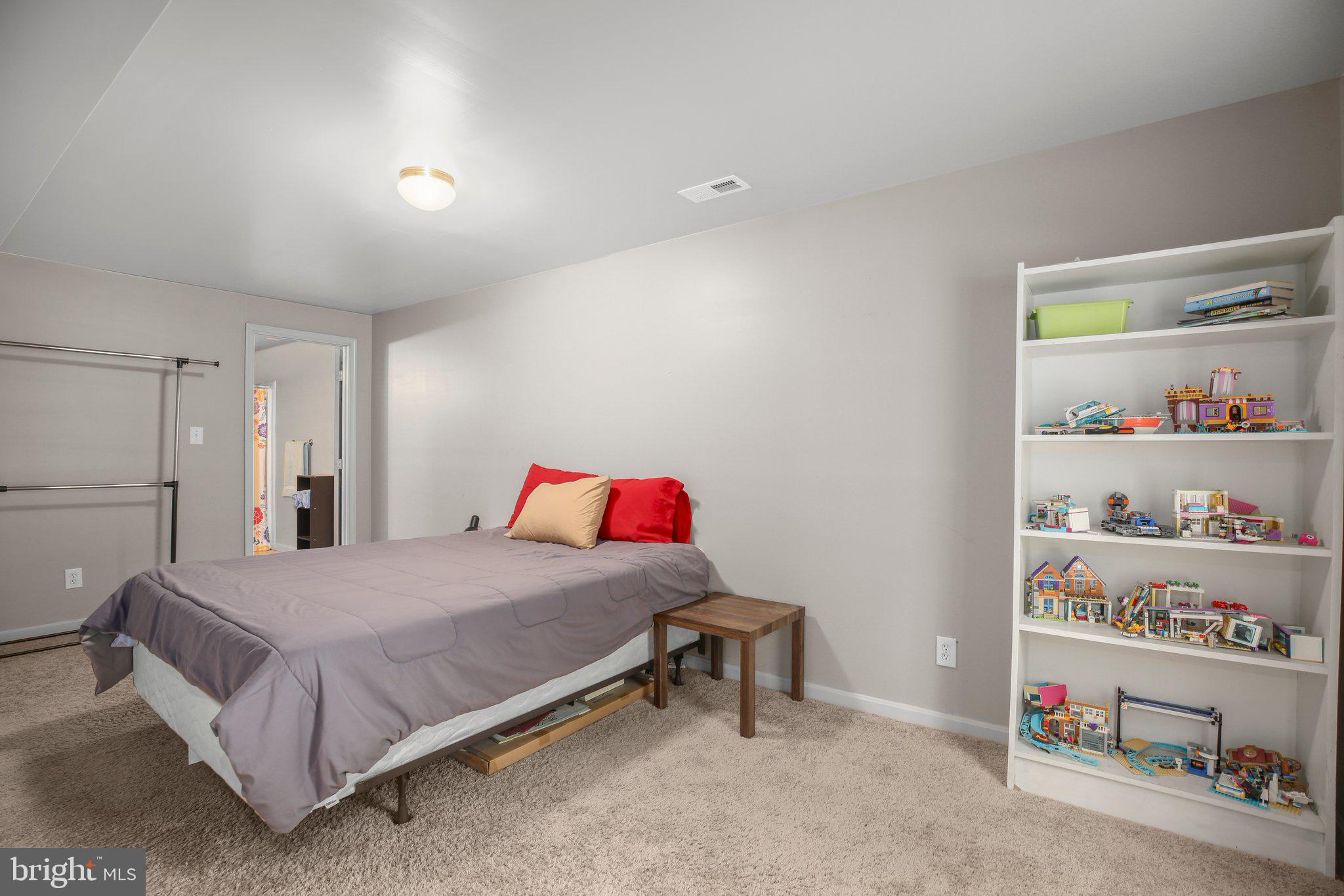 12004 Kingswood Blvd