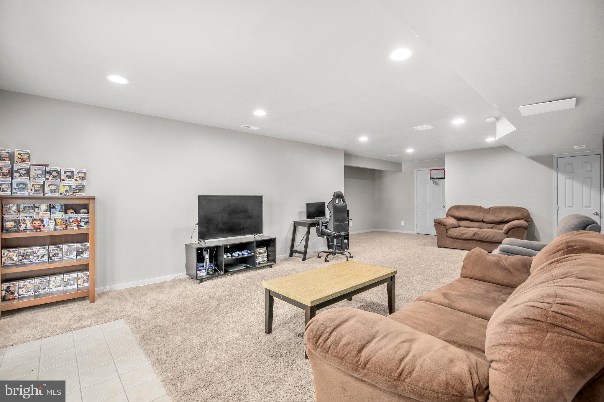 12004 Kingswood Blvd