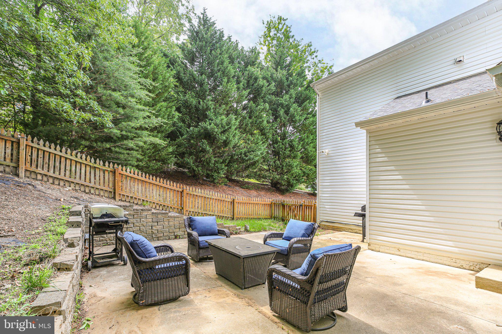 12004 Kingswood Blvd