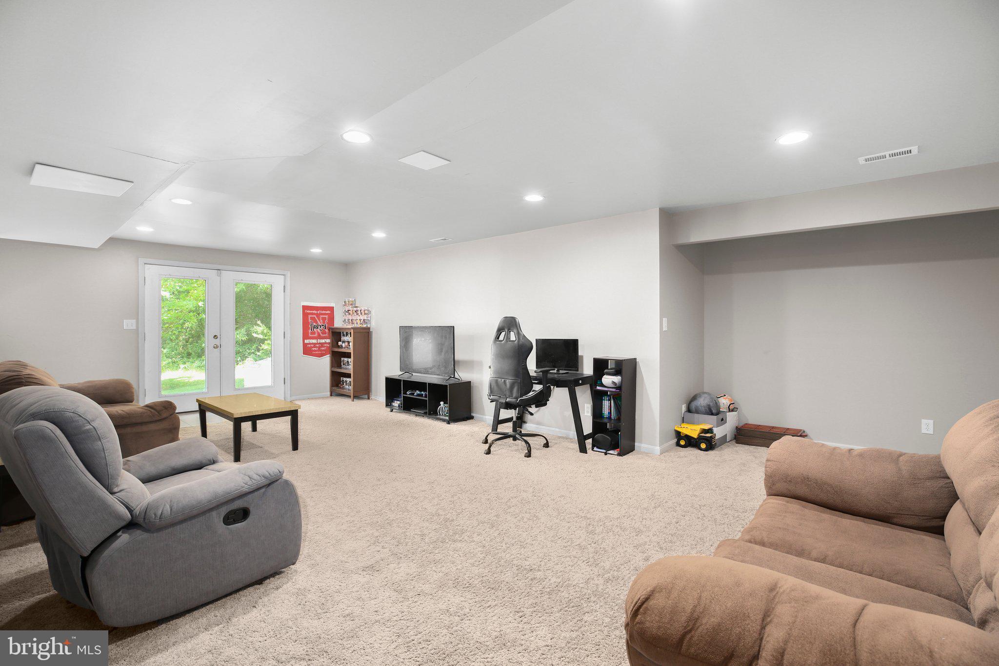 12004 Kingswood Blvd