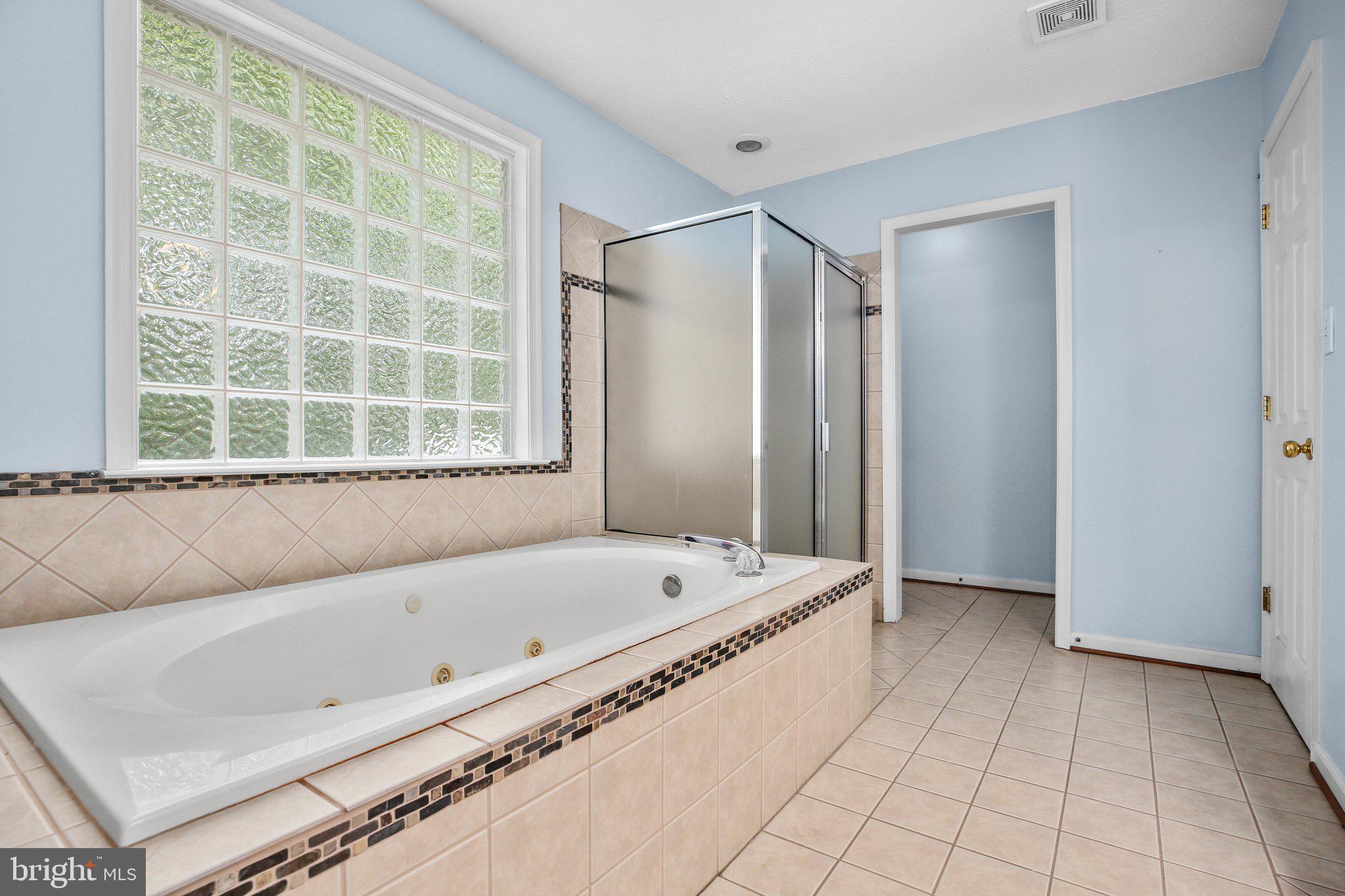 12004 Kingswood Blvd