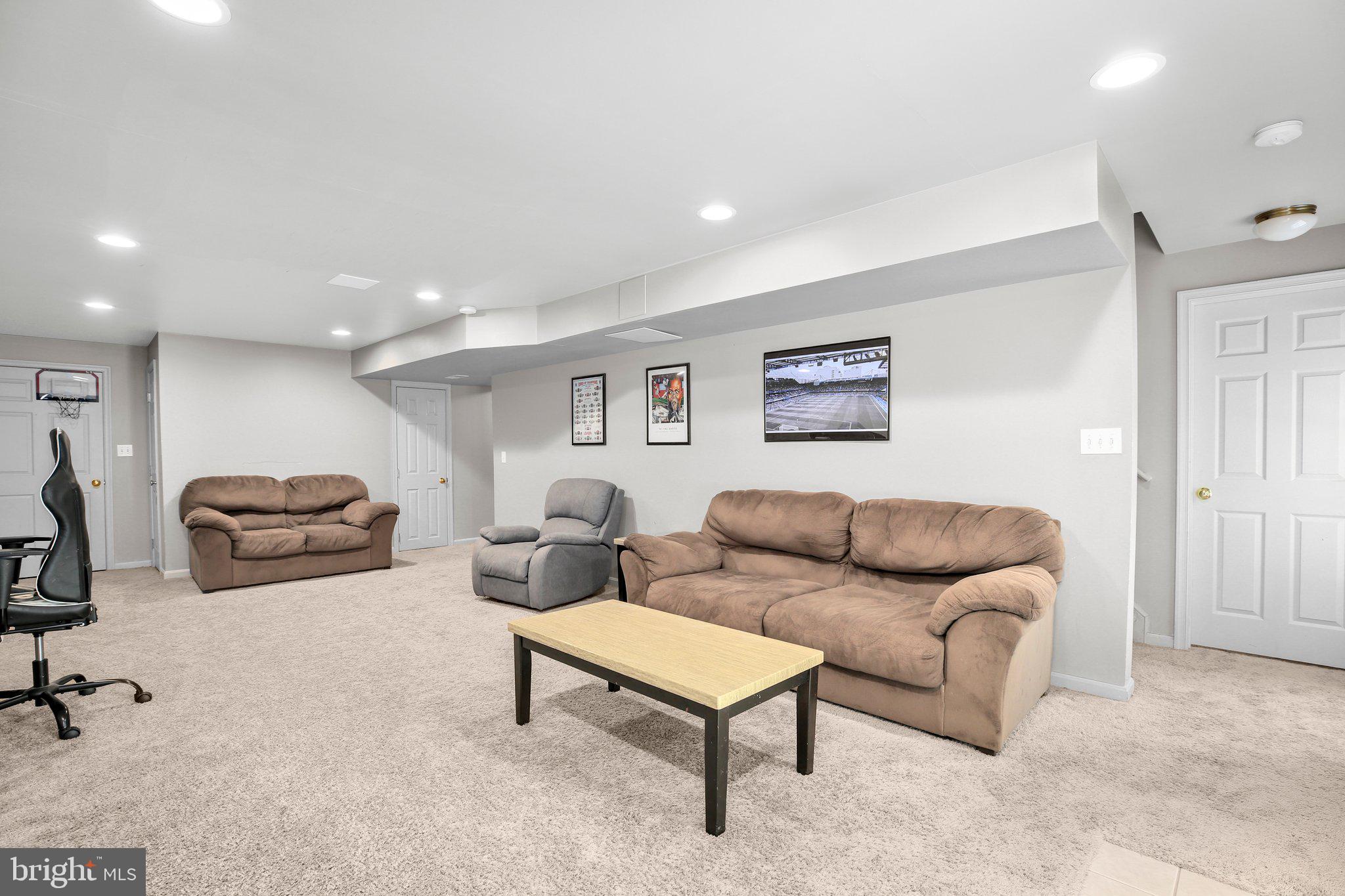 12004 Kingswood Blvd