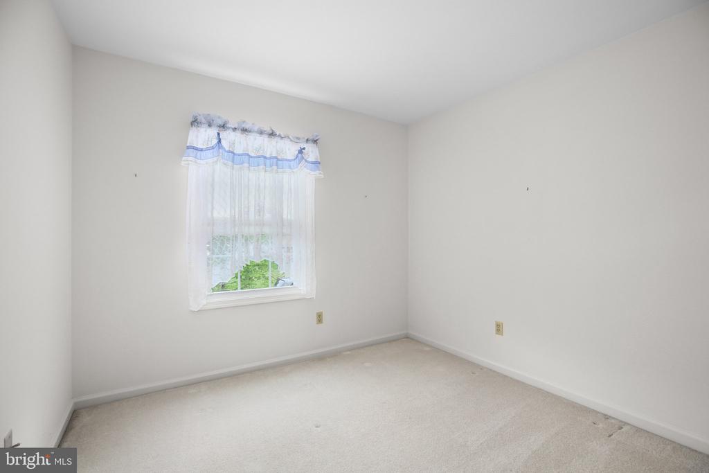 19 Yosemite Ln