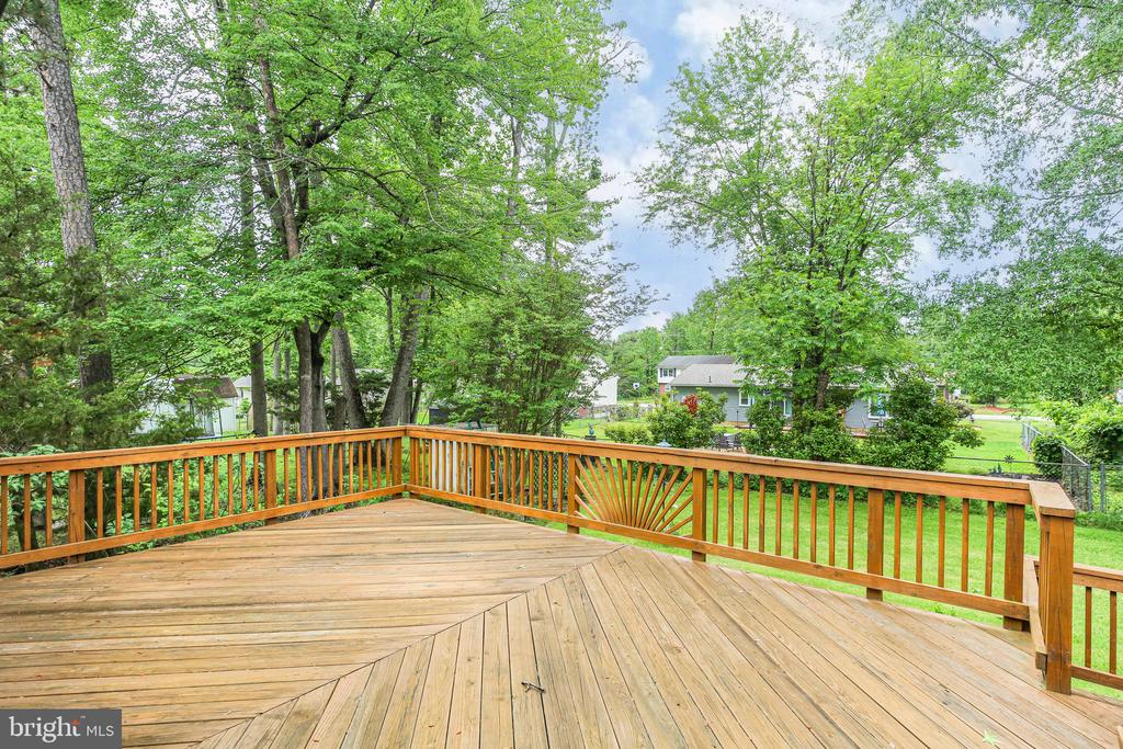 19 Yosemite Ln