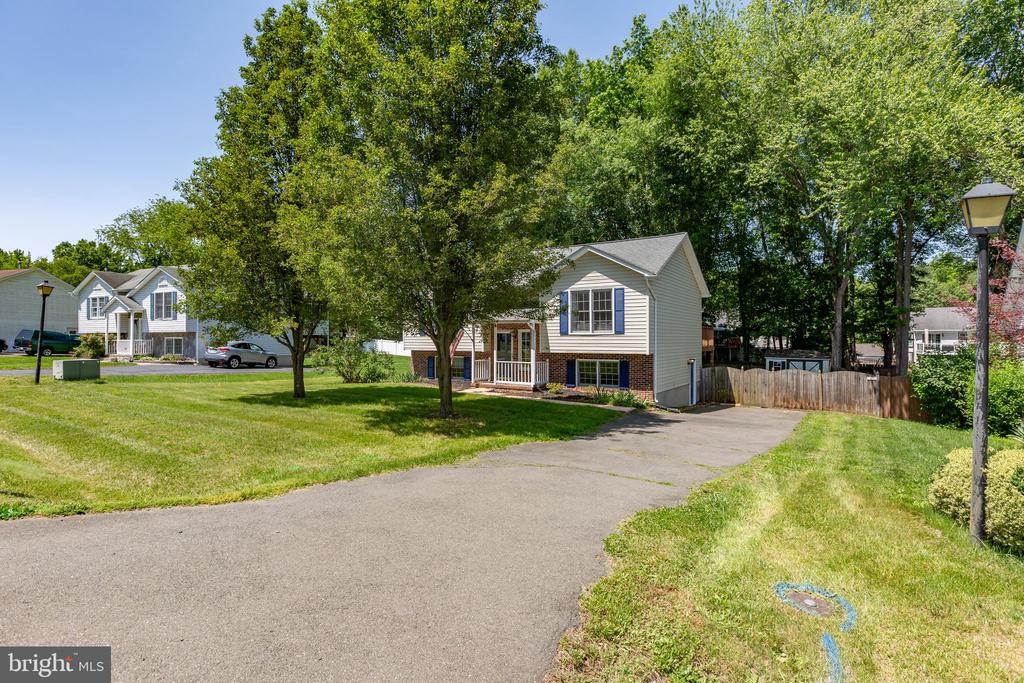 11608 Brian Dr