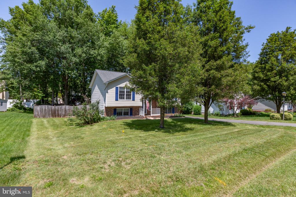 11608 Brian Dr