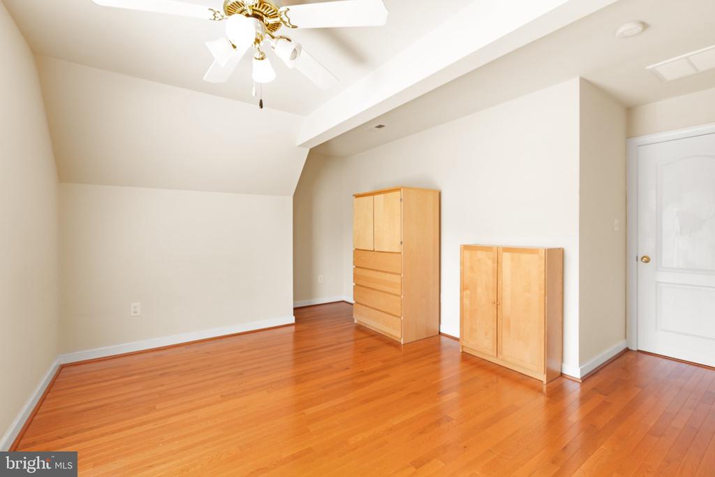 10707 Tricia Pl