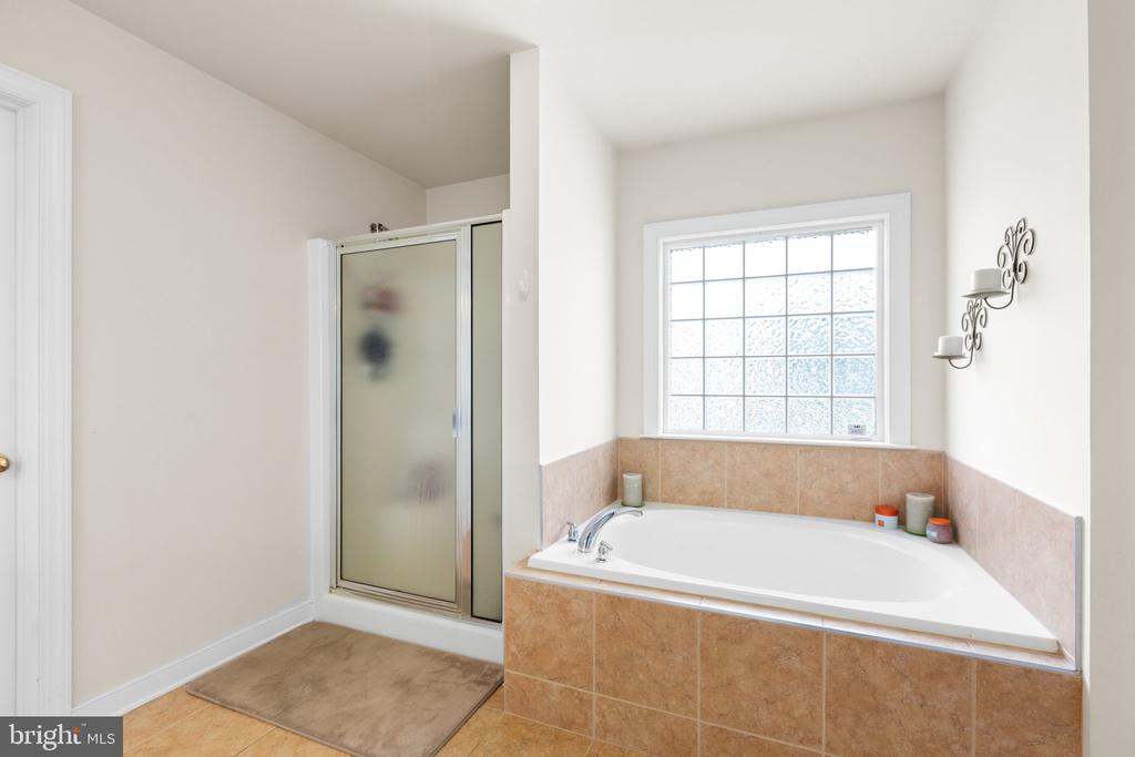 10707 Tricia Pl