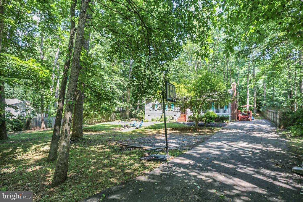 12803 Lee Lake Dr