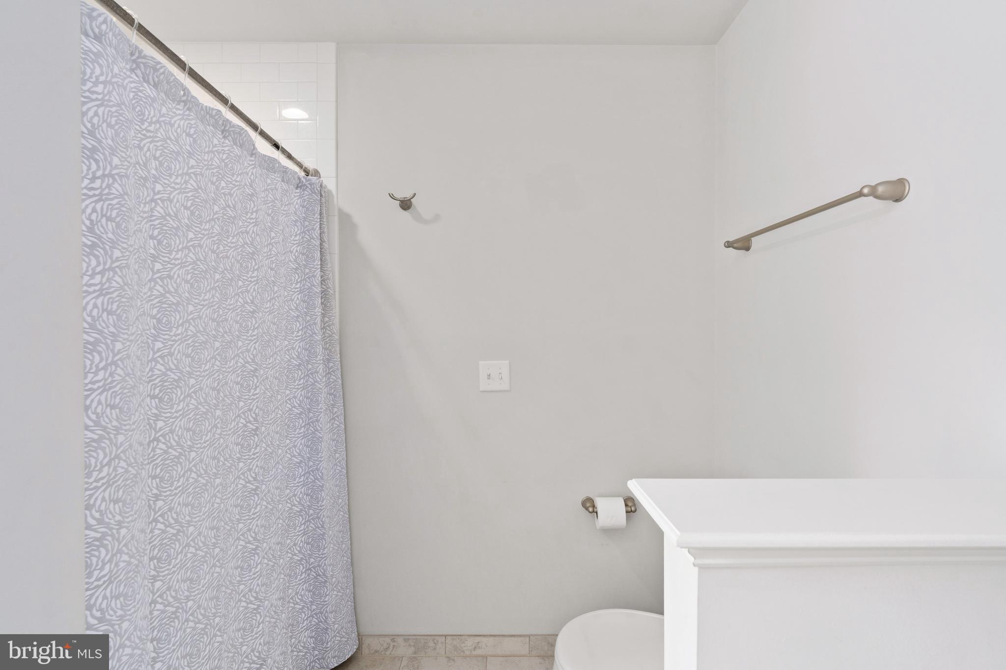 4909 DORCHESTER COURT