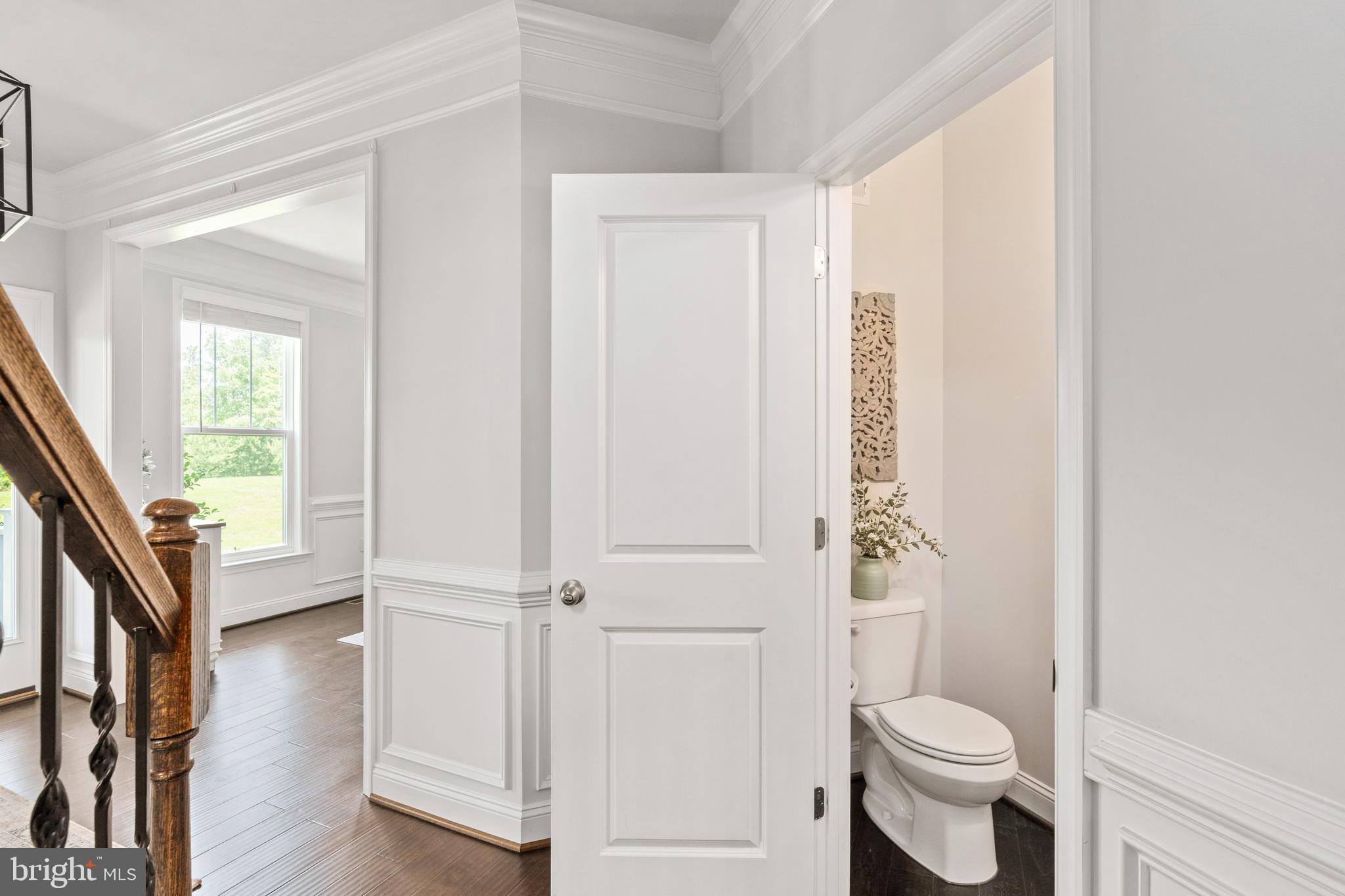 4909 DORCHESTER COURT