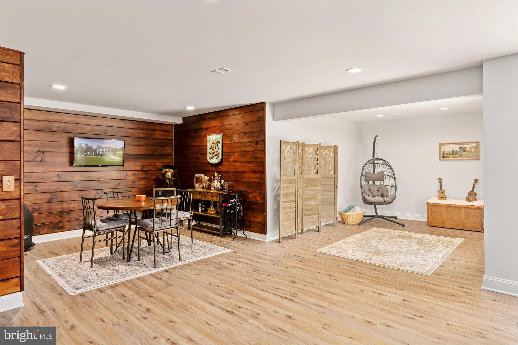 4909 DORCHESTER COURT