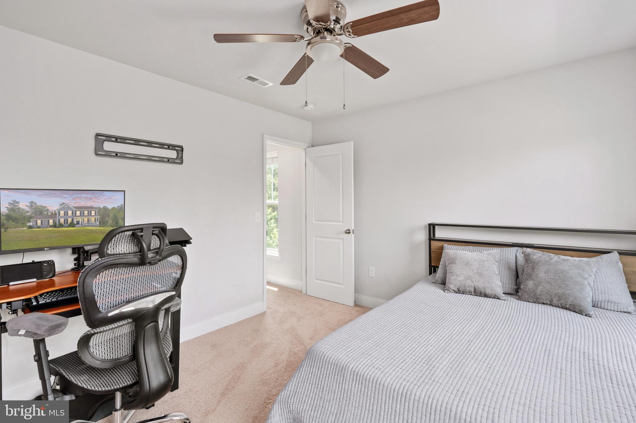 4909 DORCHESTER COURT