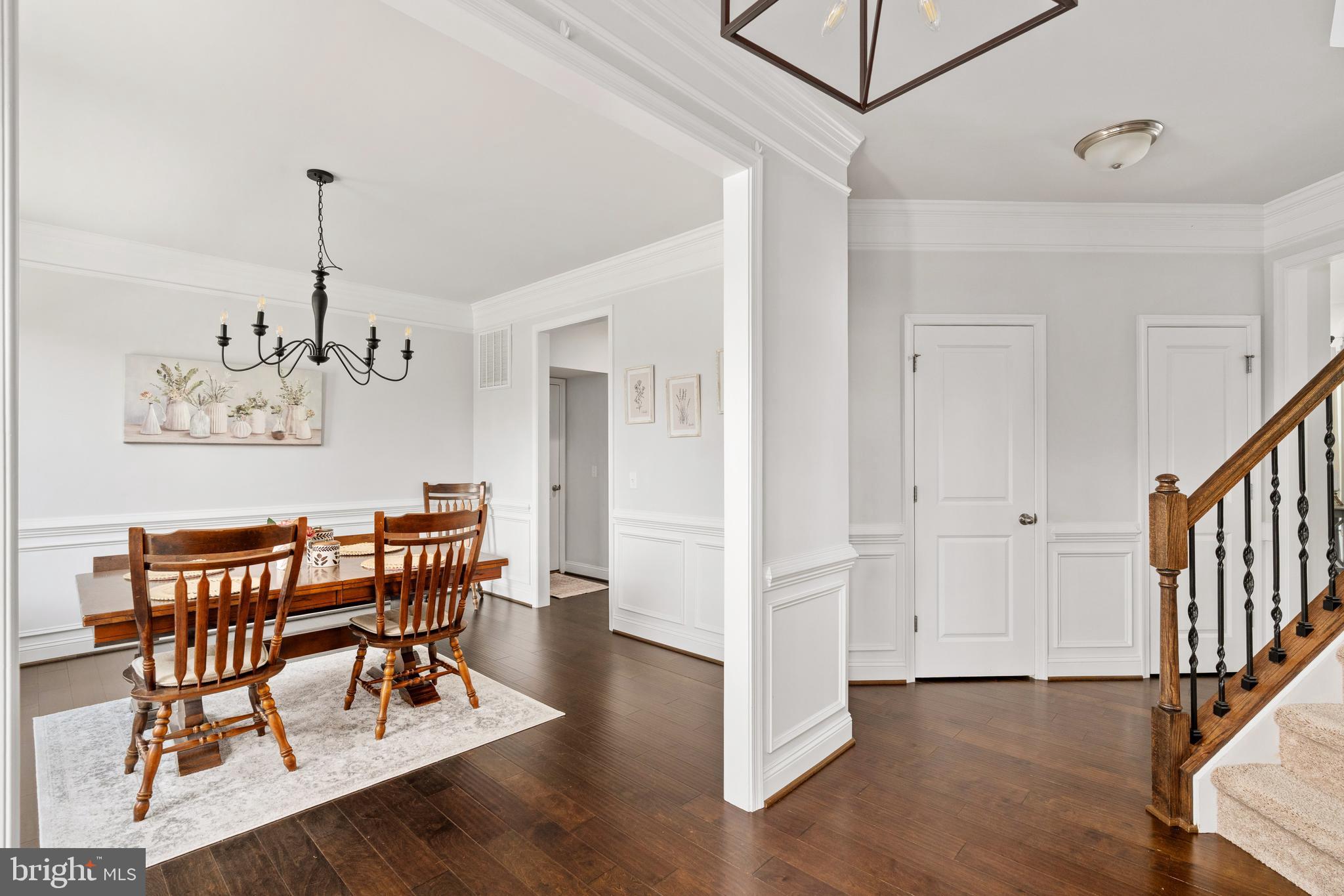 4909 DORCHESTER COURT