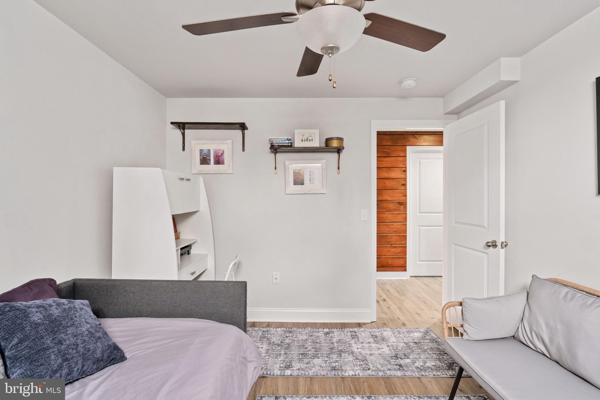 4909 DORCHESTER COURT