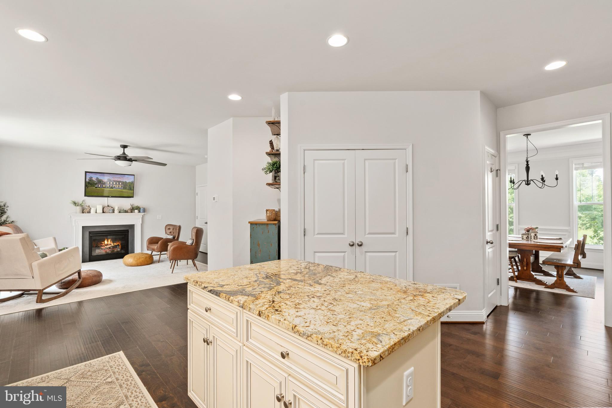 4909 DORCHESTER COURT