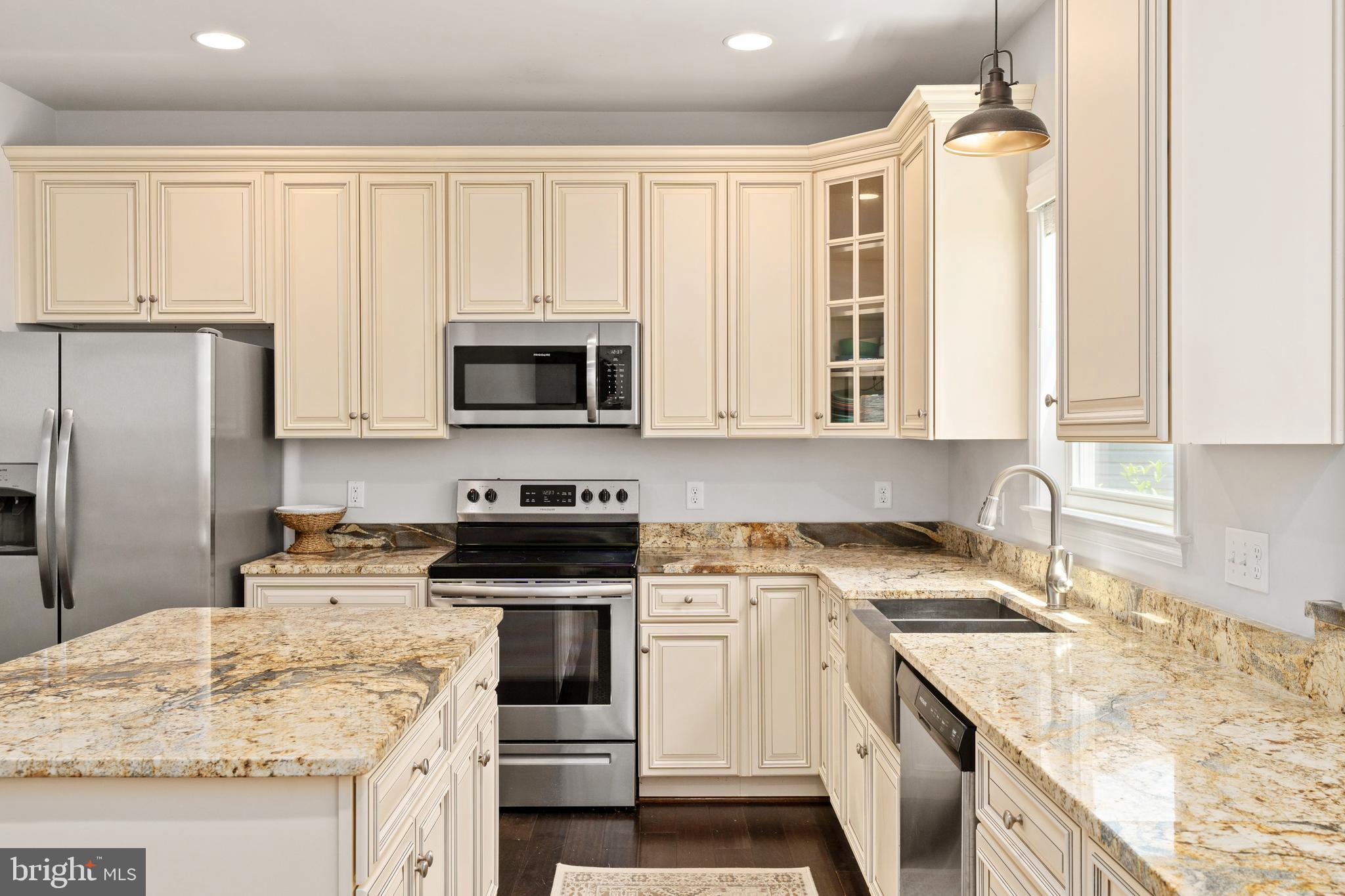 4909 DORCHESTER COURT