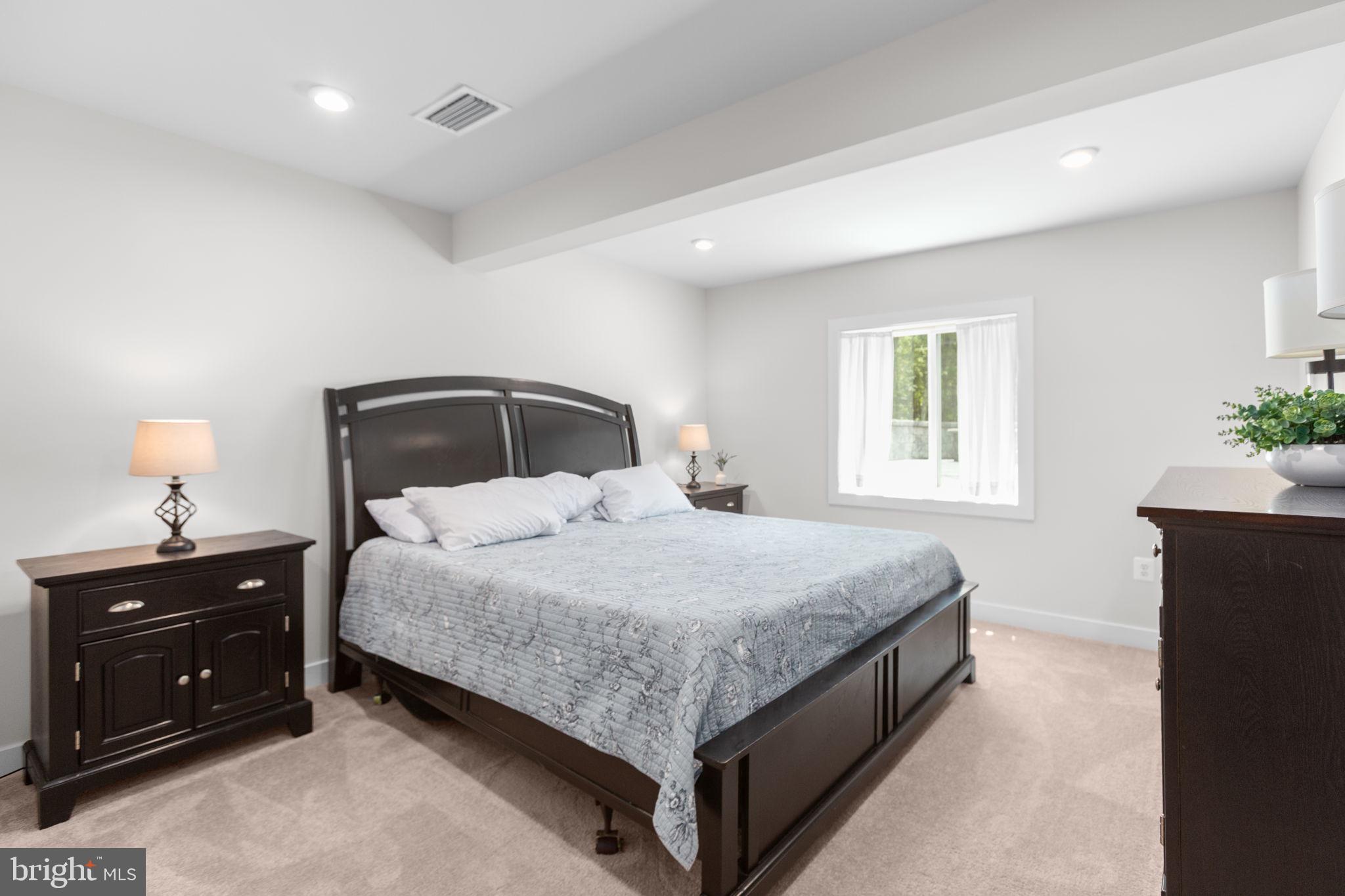 5008 Birch Leaf Cir