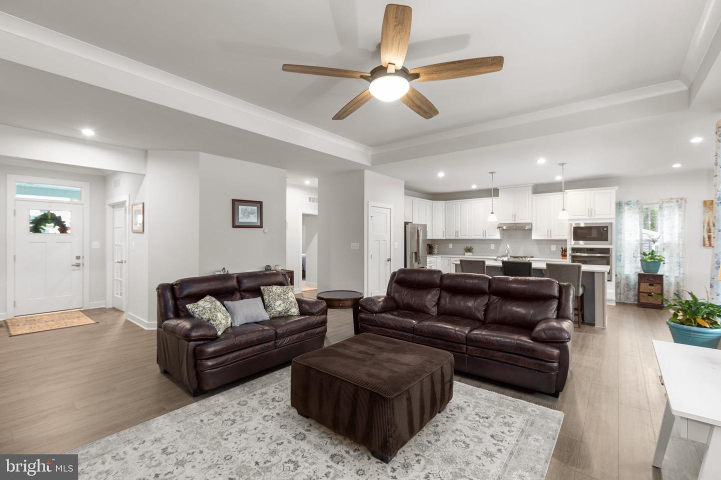 5008 Birch Leaf Cir