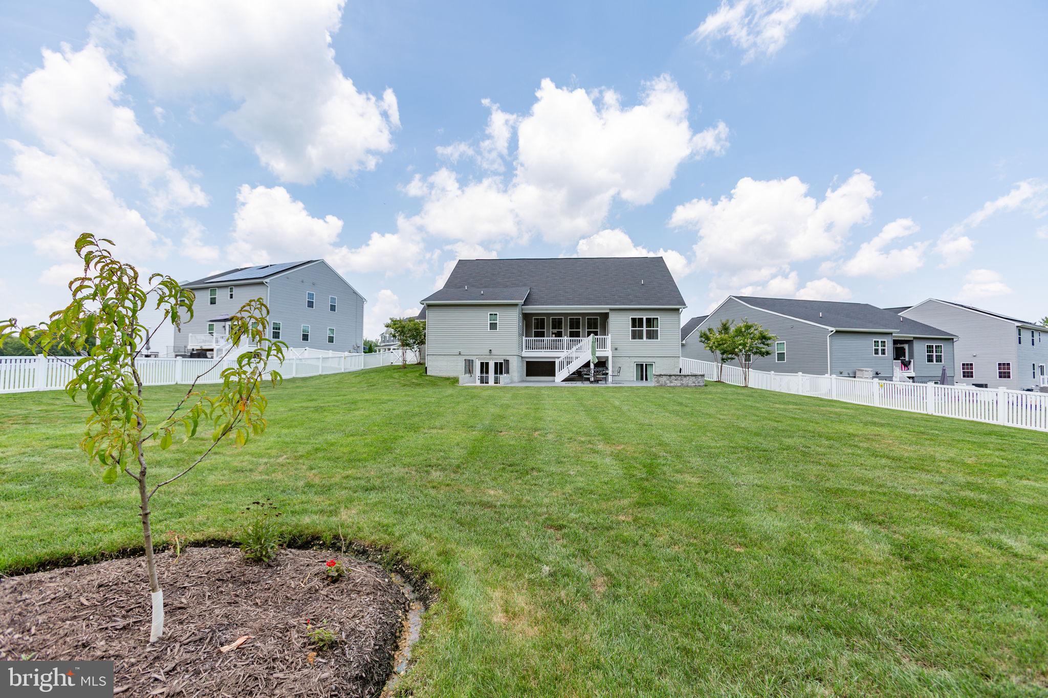 5008 Birch Leaf Cir