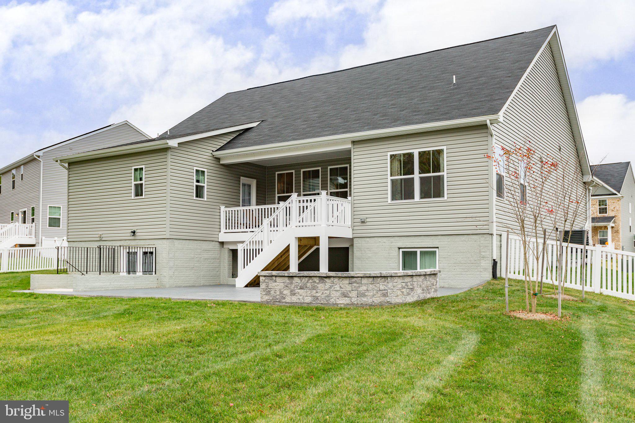 5008 Birch Leaf Cir