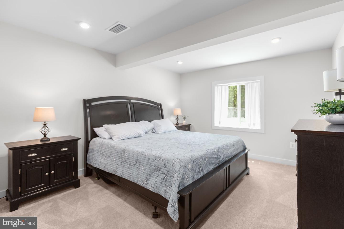 5008 Birch Leaf Cir