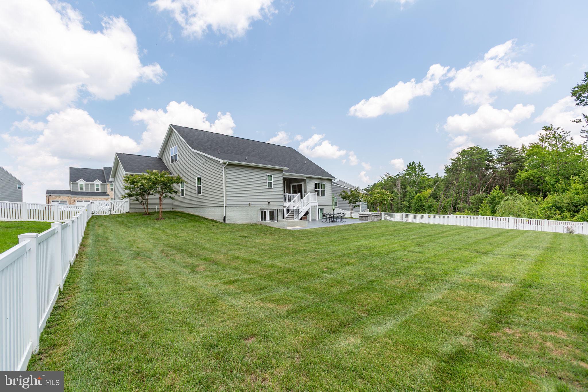 5008 Birch Leaf Cir