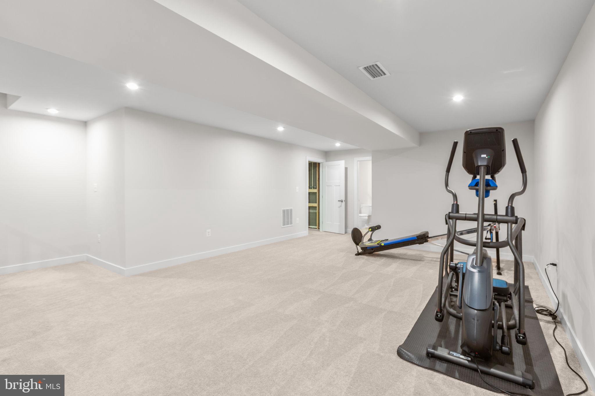 5008 Birch Leaf Cir