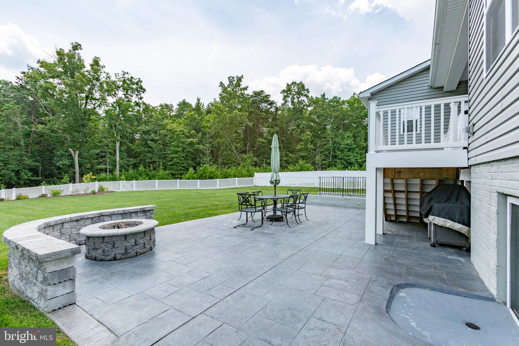 5008 Birch Leaf Cir