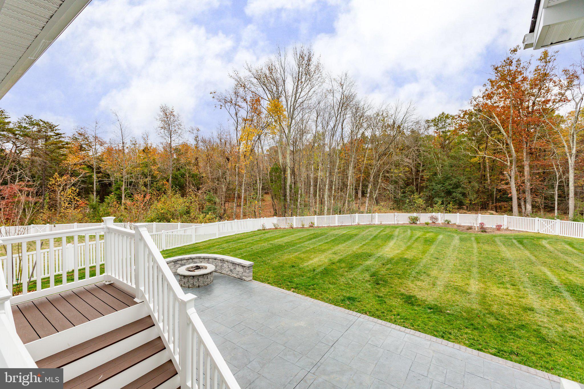 5008 Birch Leaf Cir