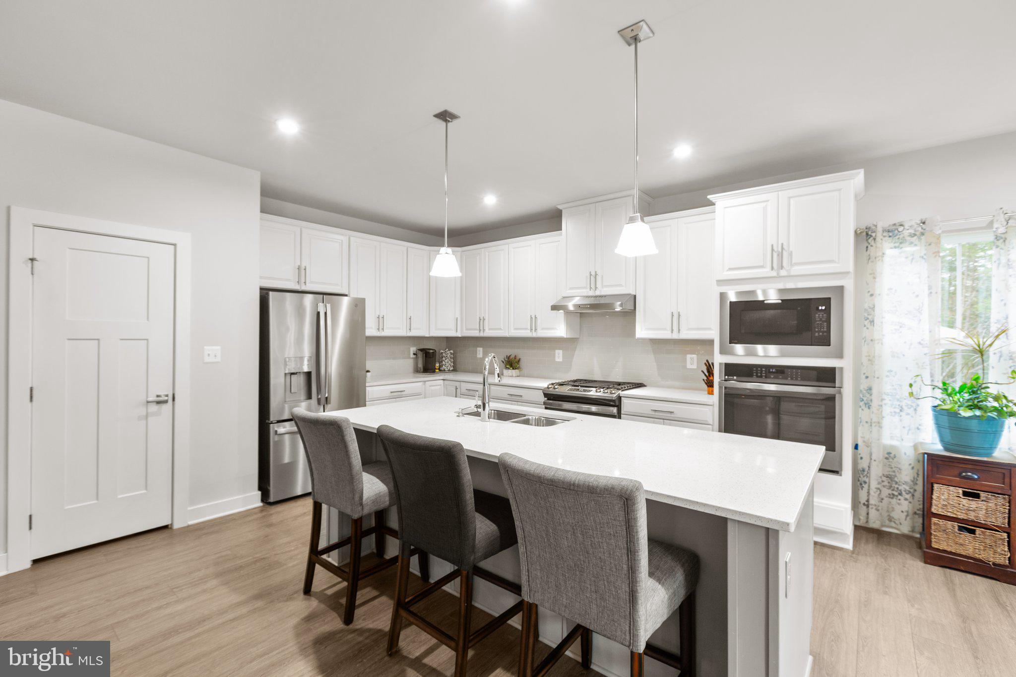 5008 Birch Leaf Cir