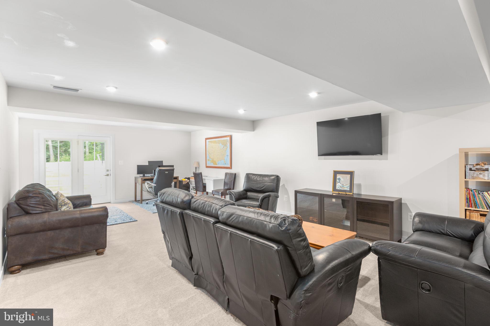 5008 Birch Leaf Cir