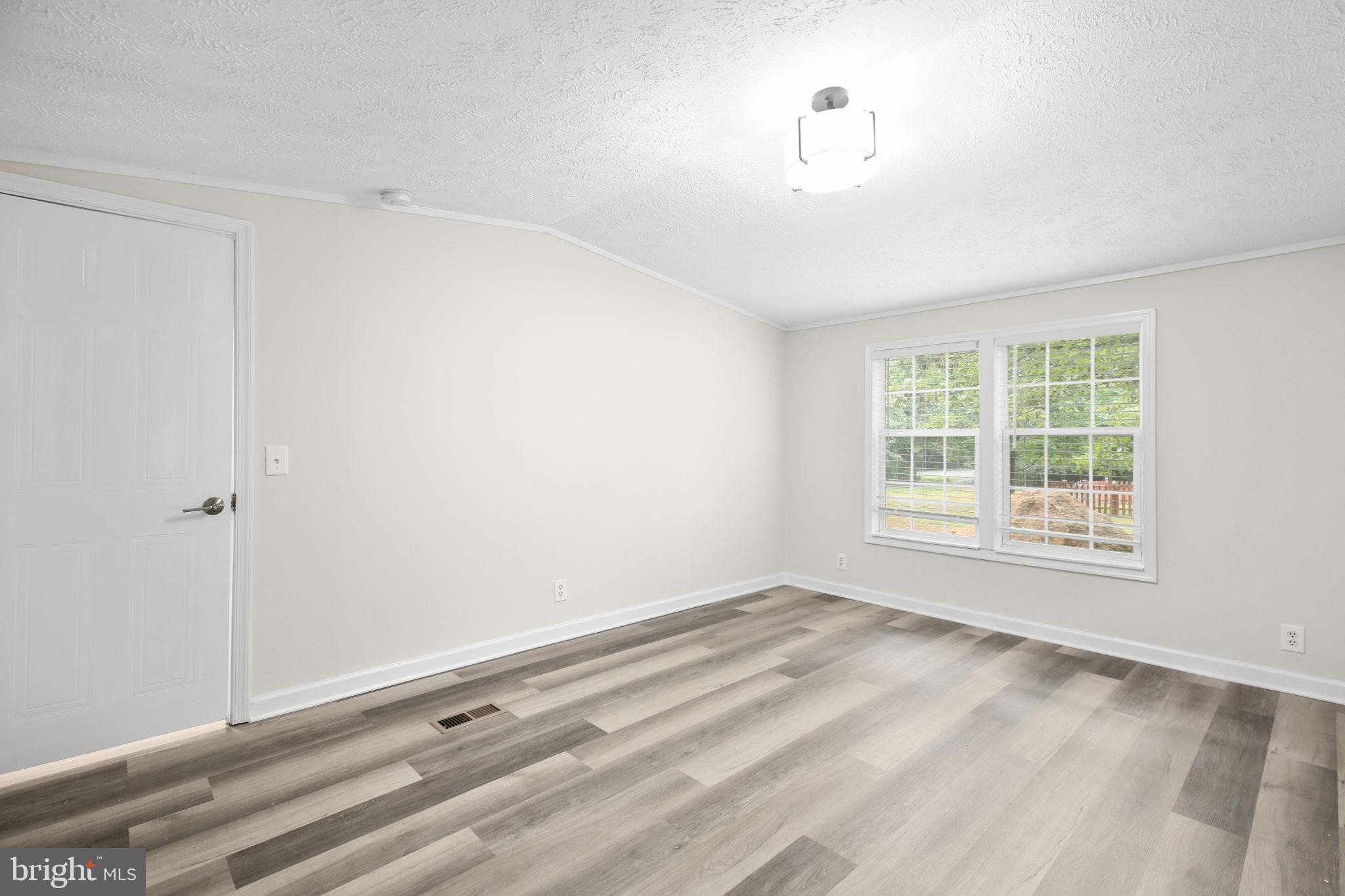 11407 RAILROAD LANE