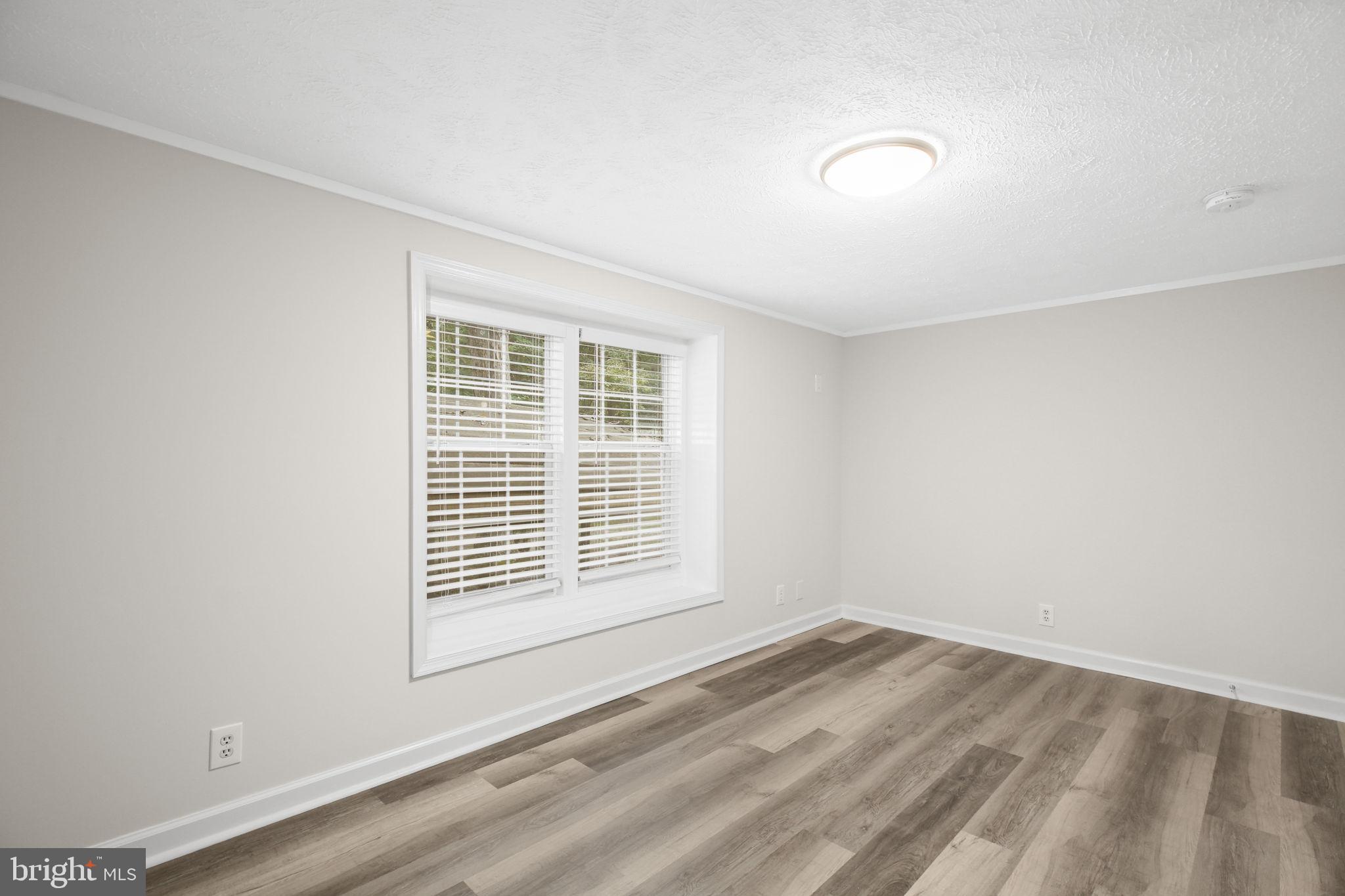 11407 RAILROAD LANE