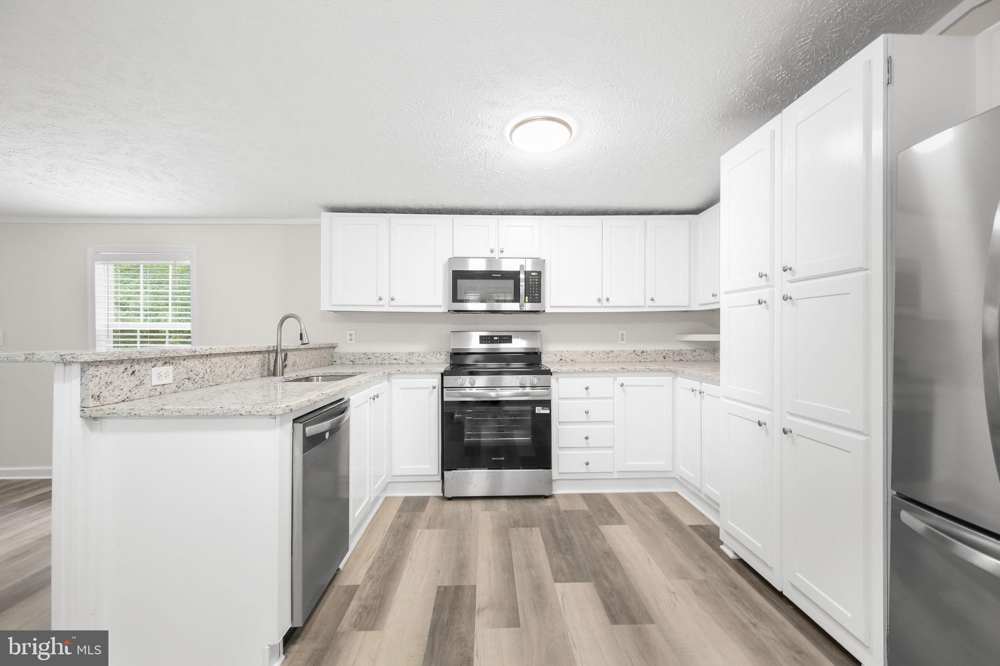 11407 RAILROAD LANE