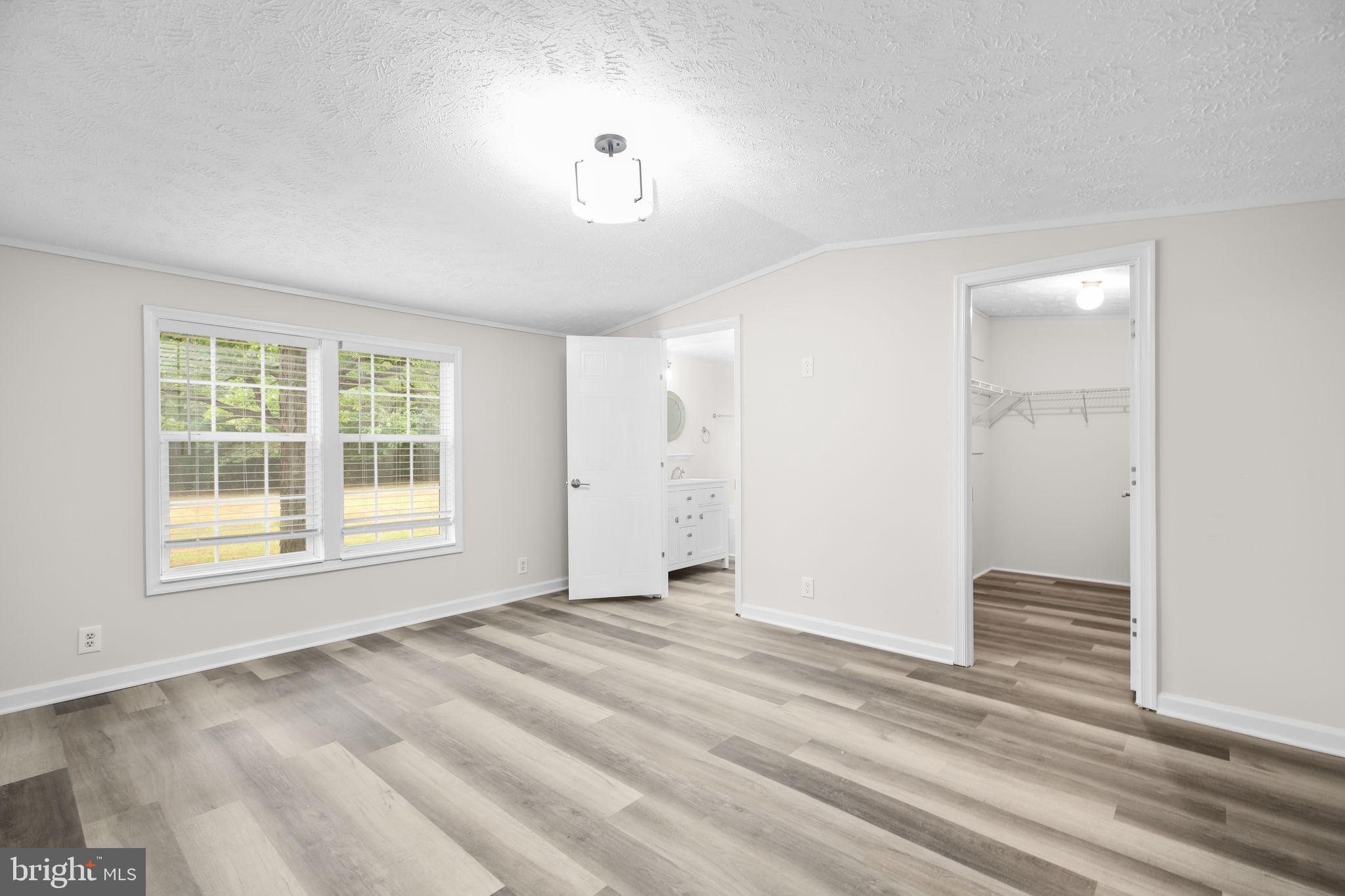 11407 RAILROAD LANE