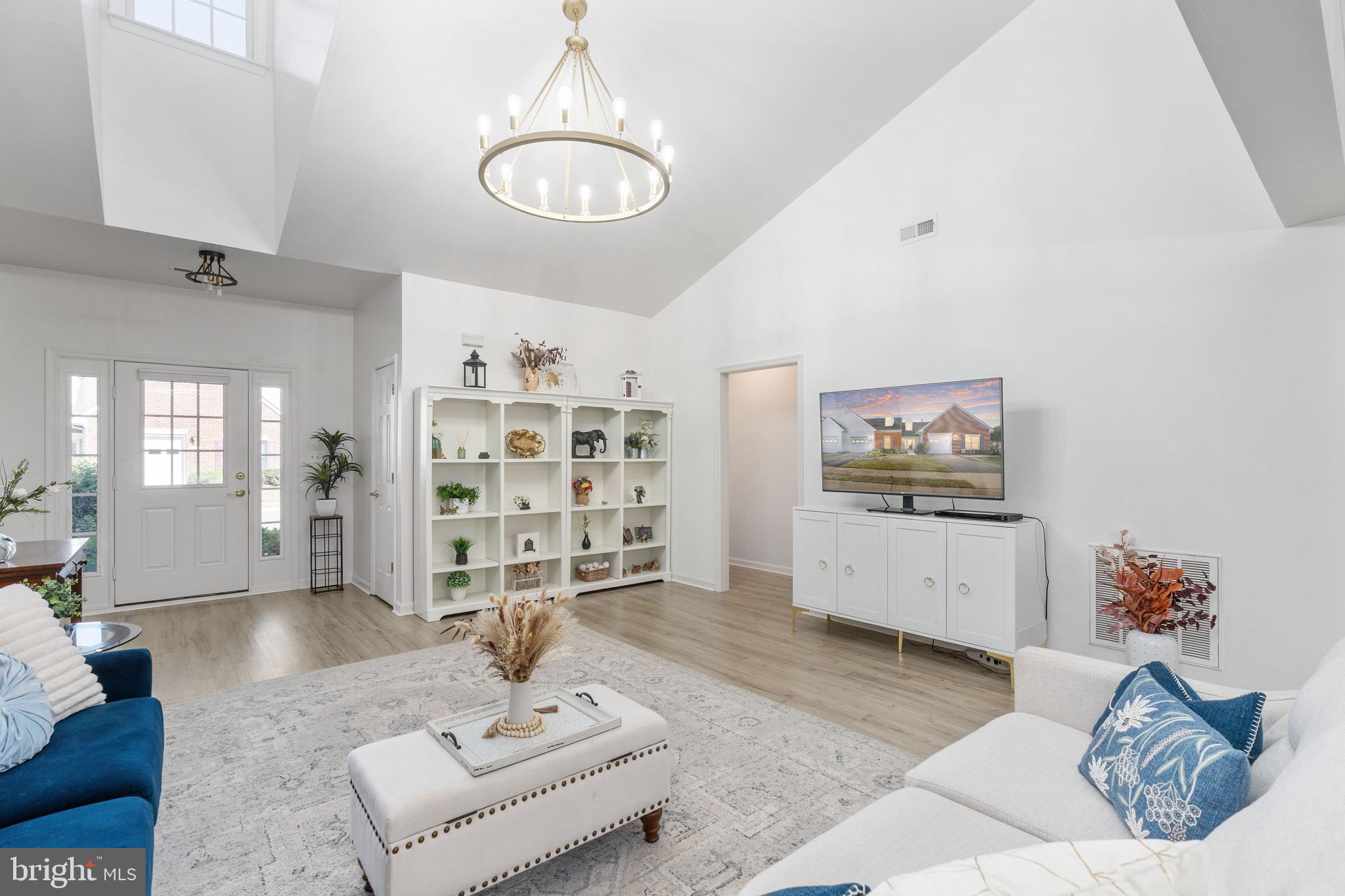 11211 SILVERSMITH LANE