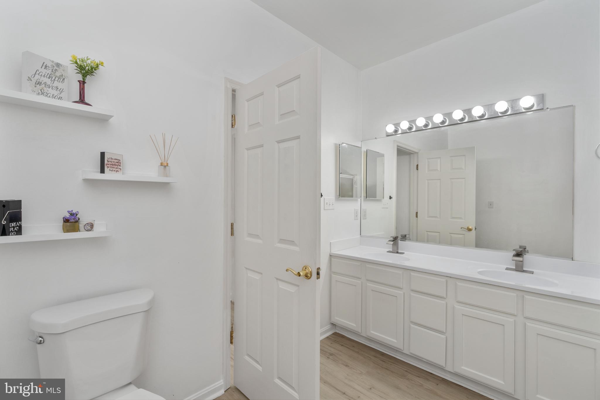 11211 SILVERSMITH LANE