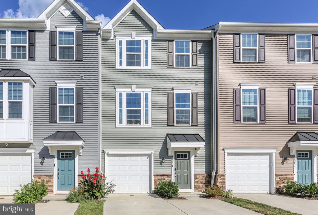 8611 UPTON LANE