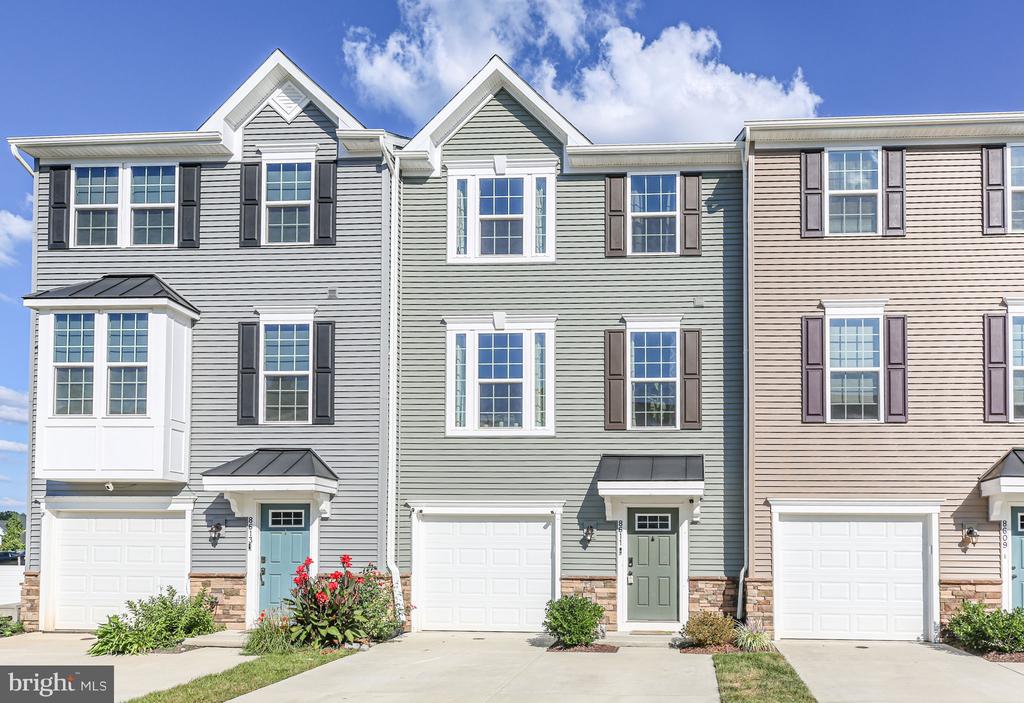 8611 UPTON LANE