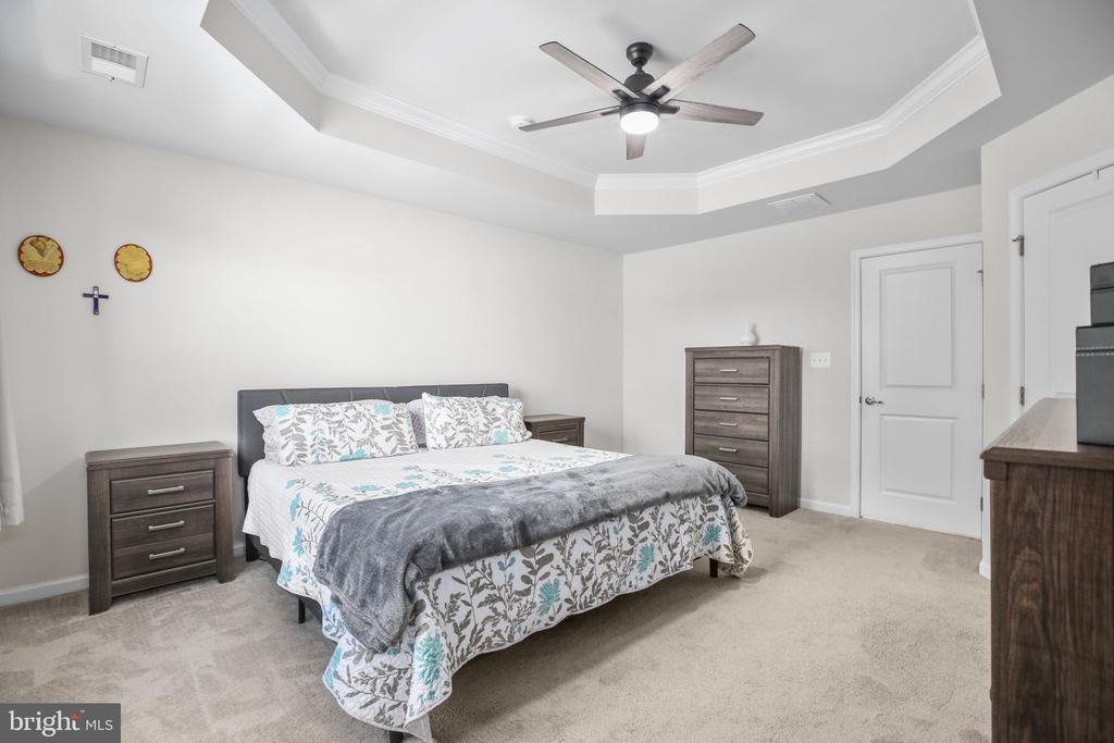 8611 UPTON LANE
