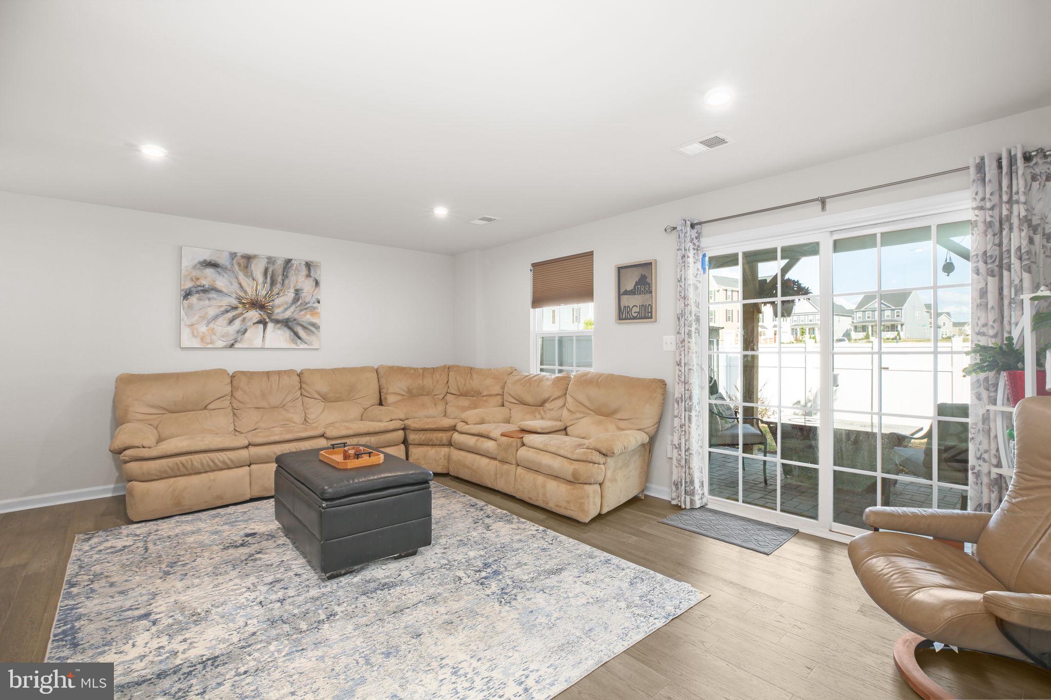 8611 UPTON LANE