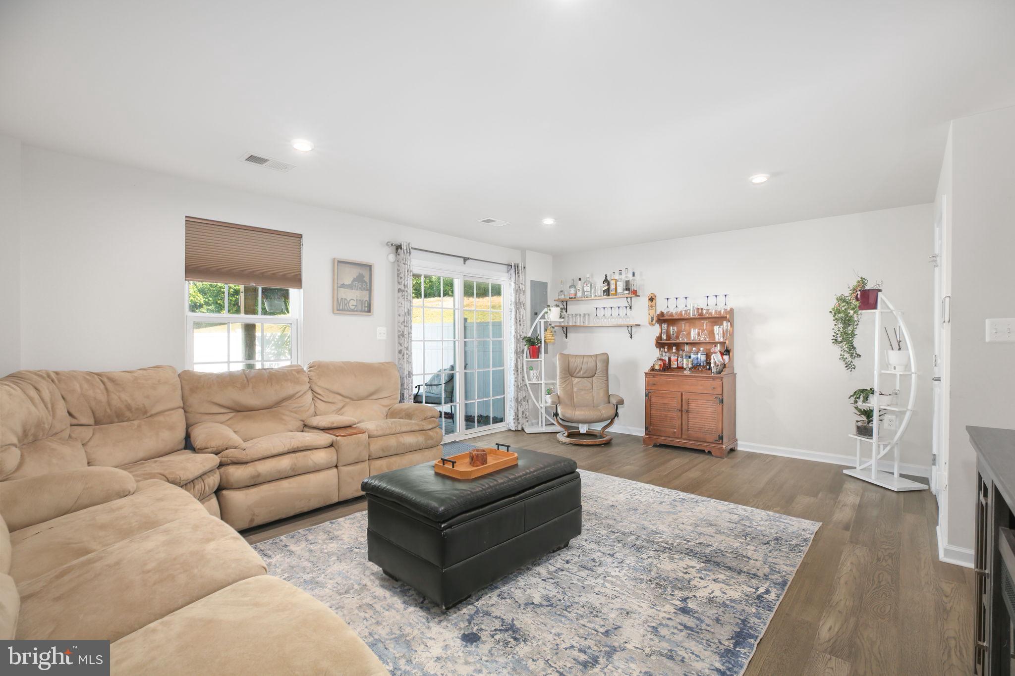 8611 UPTON LANE