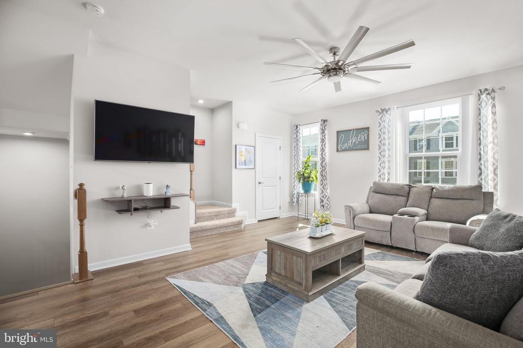 8611 UPTON LANE
