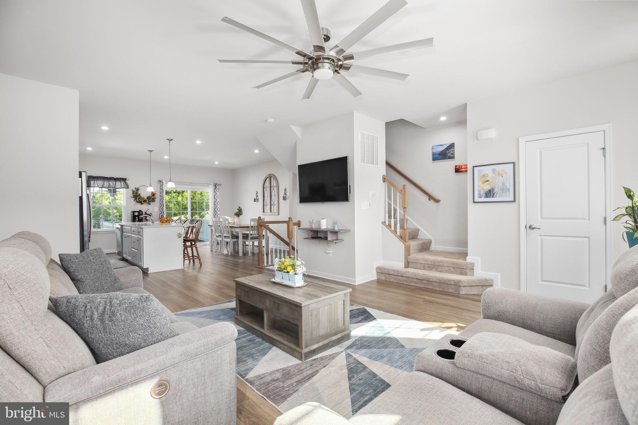 8611 UPTON LANE