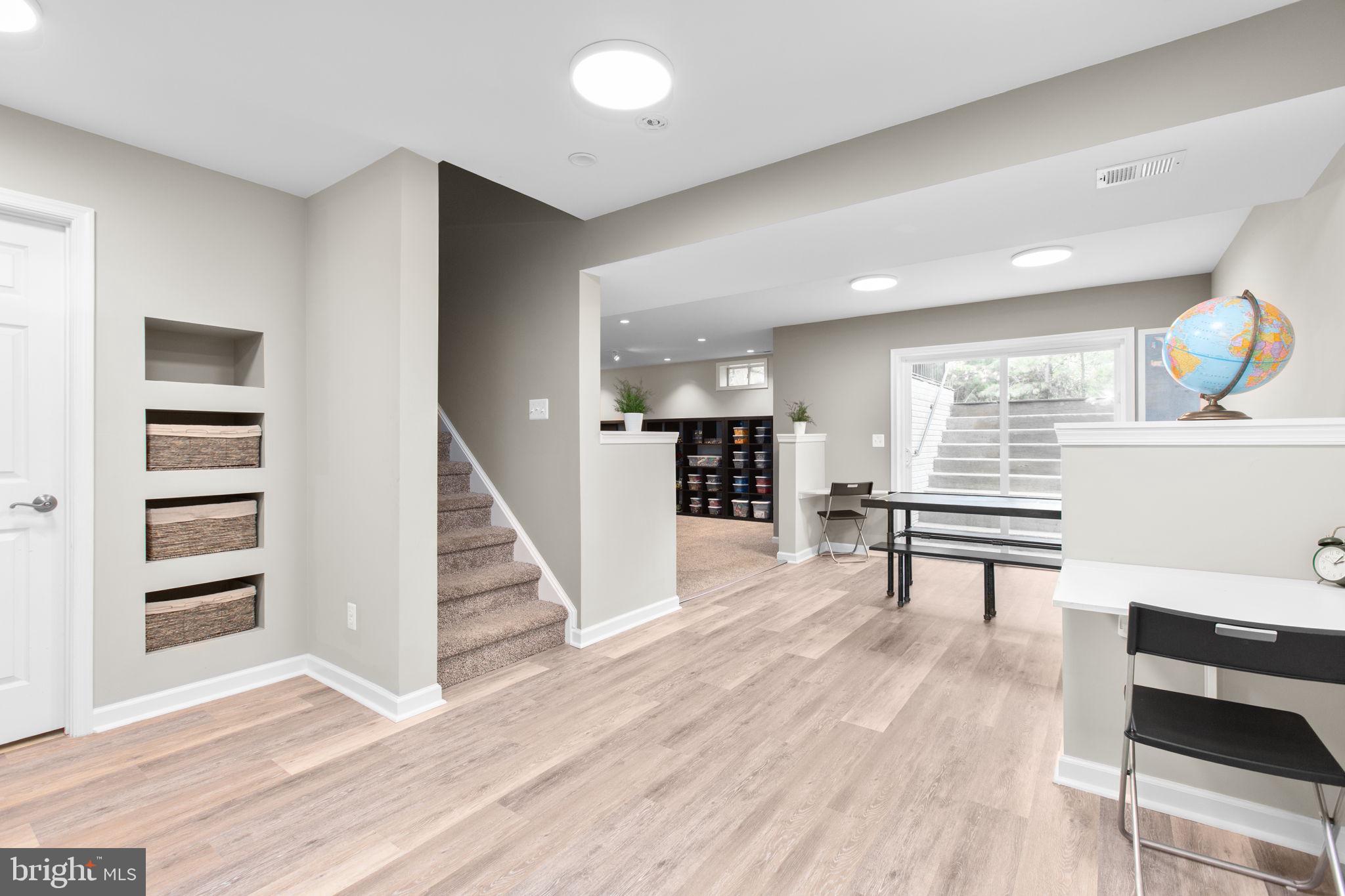 9402 LAUREL OAK DRIVE